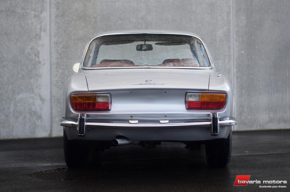 Consignatie Oldtimer Of Youngtimeralfa Romeo Giulia 2000