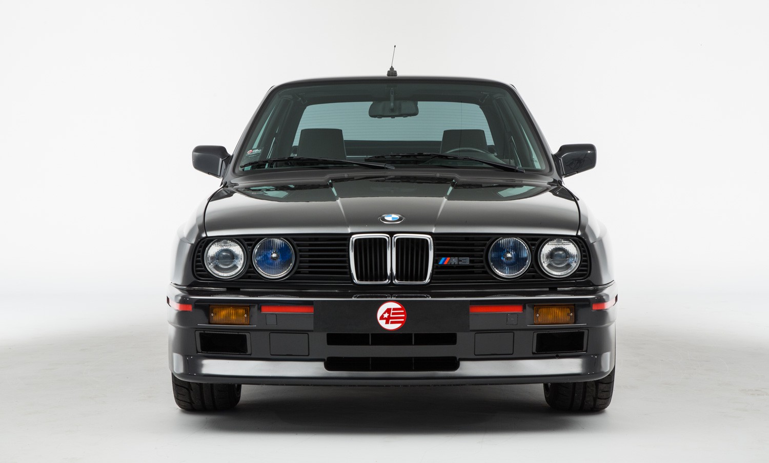 BMW E30 1988 - thecoolcars.nl