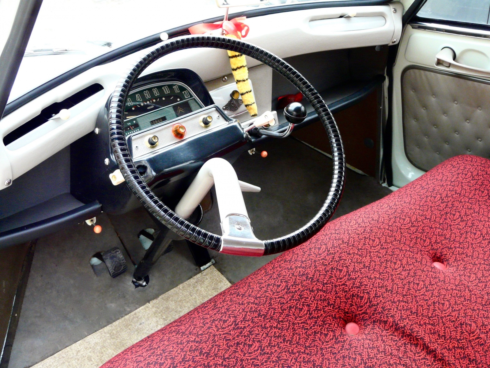 consignatie-oldtimer-of-youngtimercitro-n-ami-6-berline-thecoolcars-nl