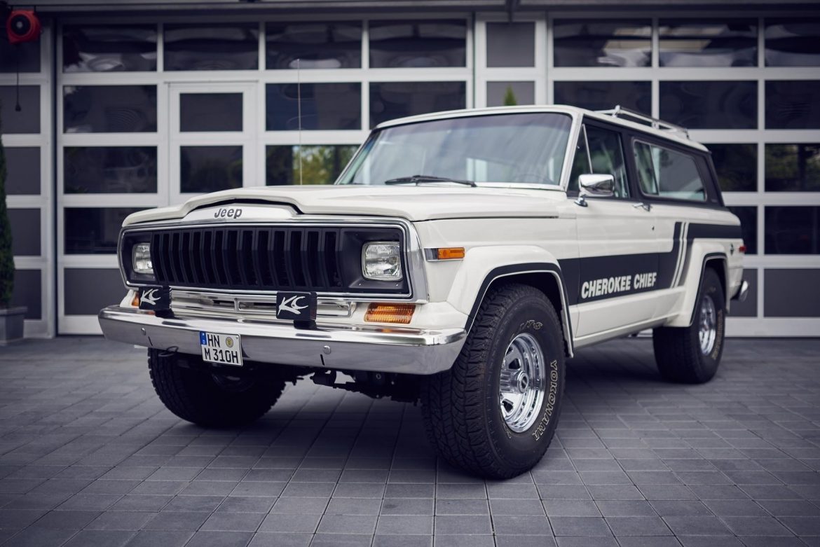 zak ras Defilé Jeep Cherokee Chief 01 - thecoolcars.nl