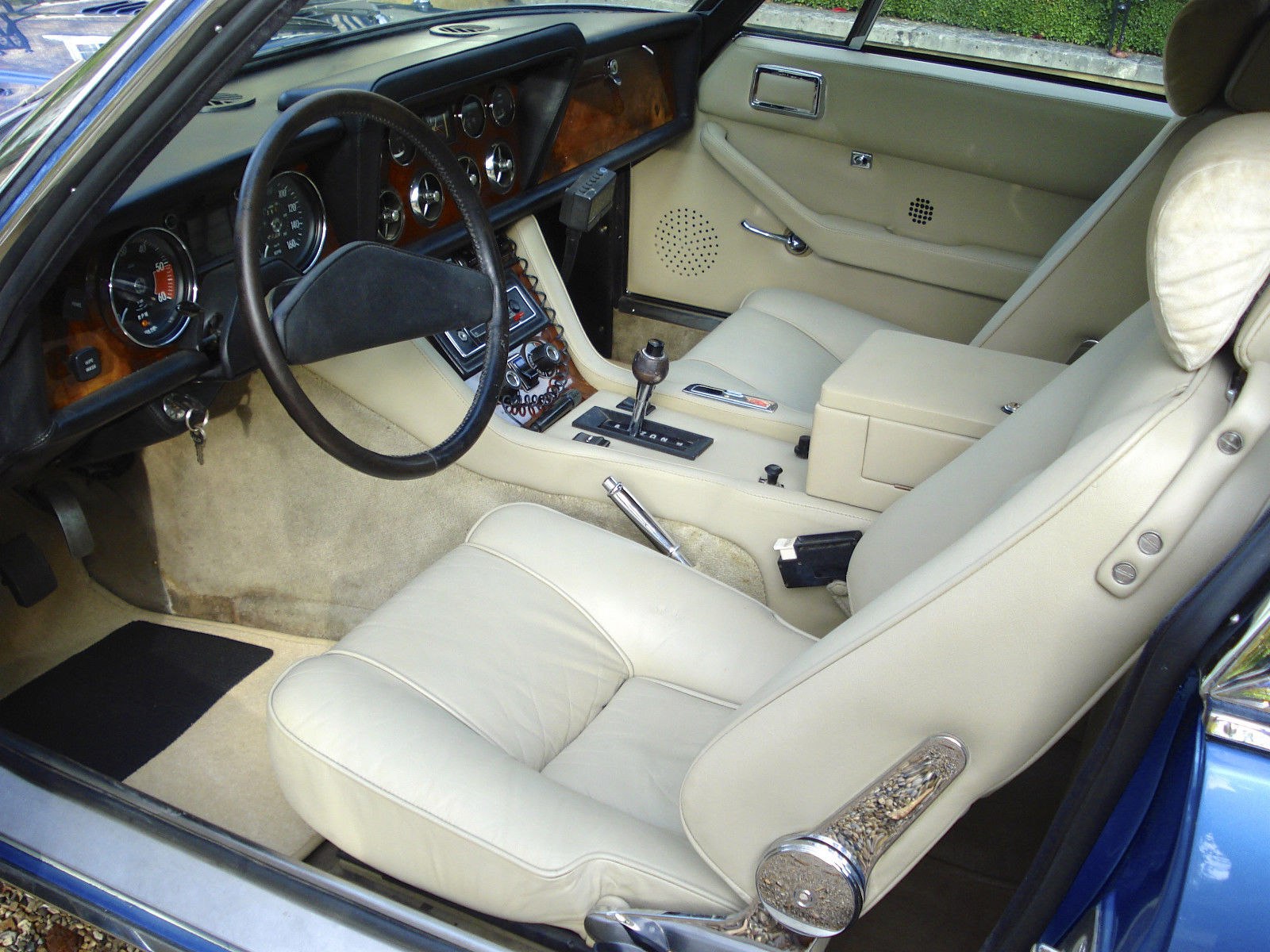 Consignatie oldtimer of youngtimerJensen Interceptor Coupé