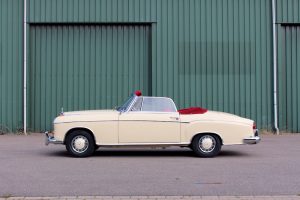 Mercedes 220 SE Cabriolet Ponton 01