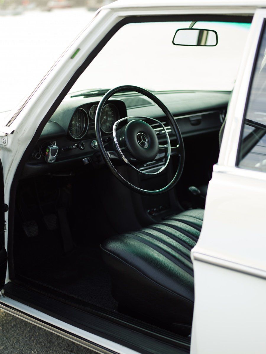 mercedes-benz-220d-w115-station-1971-05