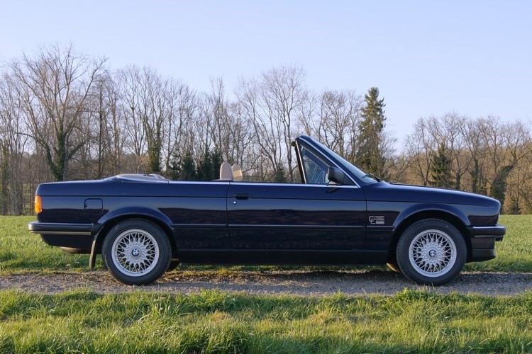 BMW 320i Cabriolet 17.400km thecoolcars.nl