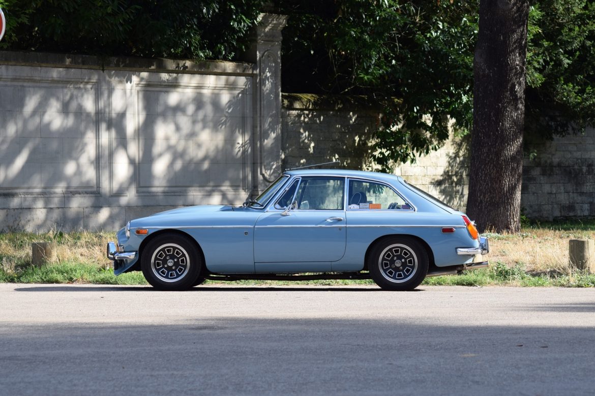 mg-b-gt-v8-costello-2-thecoolcars-nl